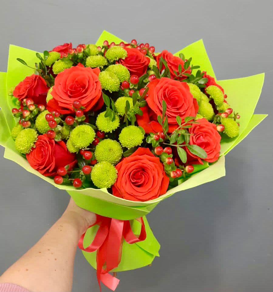 Букет цветов из: Хризантемы и Розы в Рассвете Ростовской области