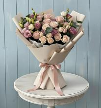 Букет цветов из:  Розы и Лизиантусы в Рассвете Ростовской области