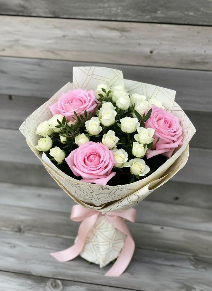 Букет цветов из: Розы в Рассвете Ростовской области