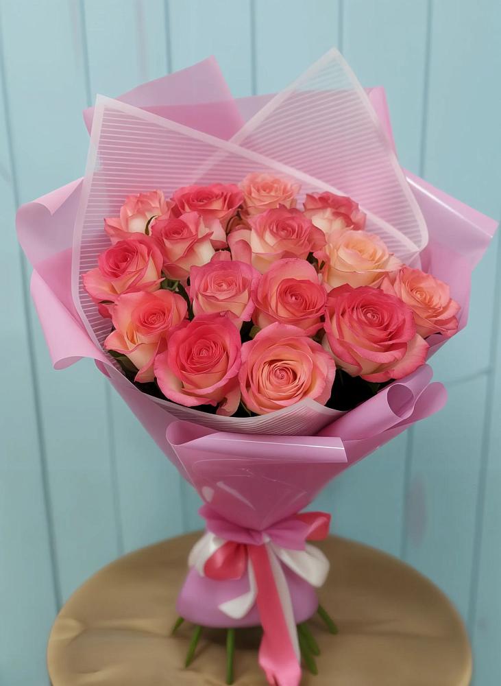 Букет 15 Розовых роз Равель в Рассвете Ростовской области