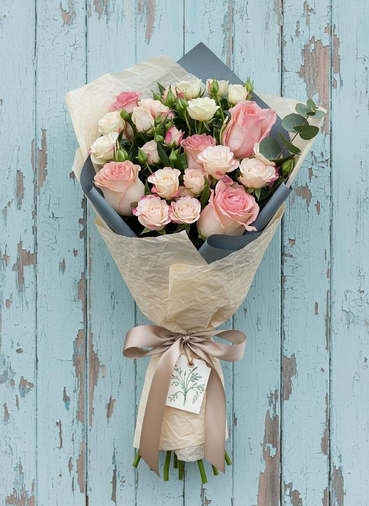 Букет цветов из: Розы в Рассвете Ростовской области