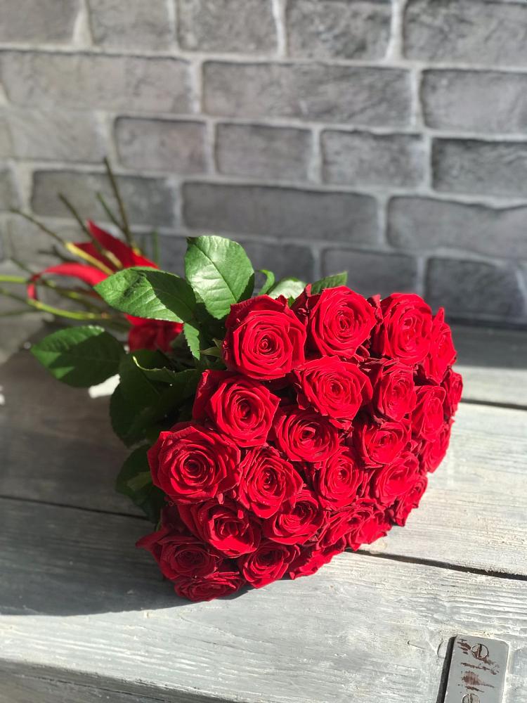 Букет Красные розы Фридом в Рассвете Ростовской области