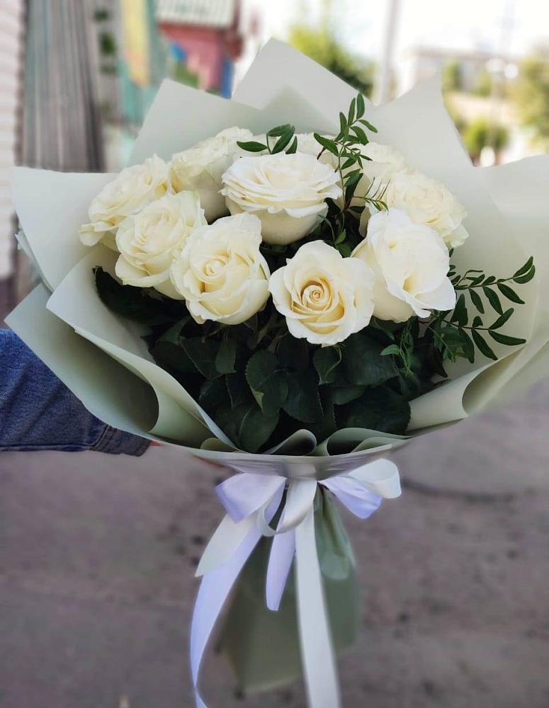 Букет Белые розы Проуд в Рассвете Ростовской области