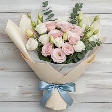 Букет цветов из:  Лизиантусы в Рассвете Ростовской области