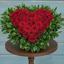 Цветочная композиция из Розы в виде сердца в Рассвете Ростовской области