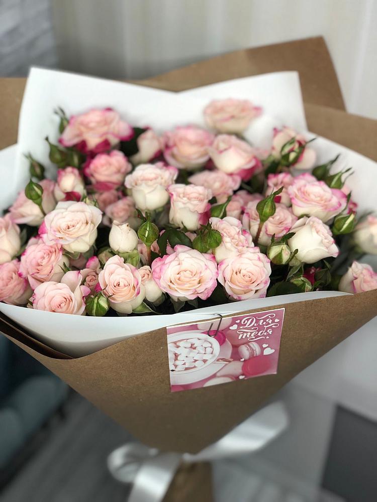 Букет цветов из: Розы в Рассвете Ростовской области