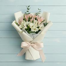 Букет цветов из:  Альстромерии в Рассвете Ростовской области