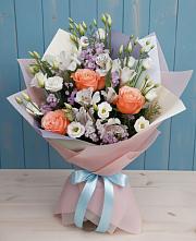 Букет цветов из:  Лизиантусы, Розы, Альстромерии и Гипсофила в Рассвете Ростовской области