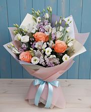 Букет цветов из:  Лизиантусы, Розы, Альстромерии и Гипсофила в Рассвете Ростовской области