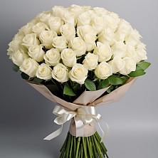 Букет 101 беля роза Белоснежка в Рассвете Ростовской области