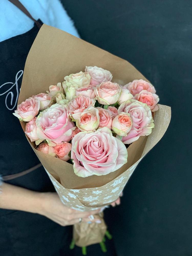 Букет цветов из: Хризантемы и Розы в Рассвете Ростовской области