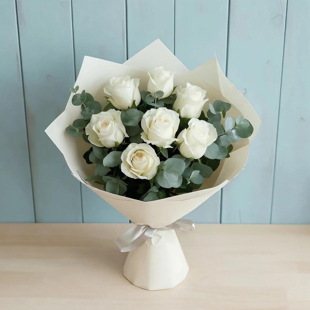 Букет Белые розы в Эвкалипте в Рассвете Ростовской области