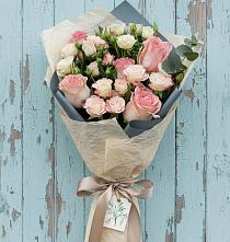 Букет цветов из:  Розы в Рассвете Ростовской области