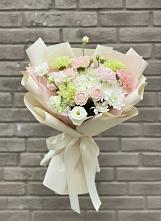 Букет цветов из:  Гвоздики, Розы, Лизиантусы и Хризантемы в Рассвете Ростовской области