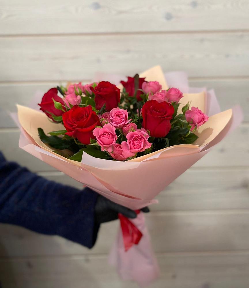 Букет цветов из: Розы в Рассвете Ростовской области