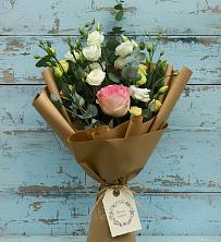 Букет цветов из:  Розы и Лизиантусы в Рассвете Ростовской области