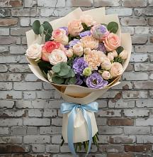 Букет цветов из:  Розы, Лизиантусы и Гвоздики #REPLACE_PRED# Рассвете Ростовской области