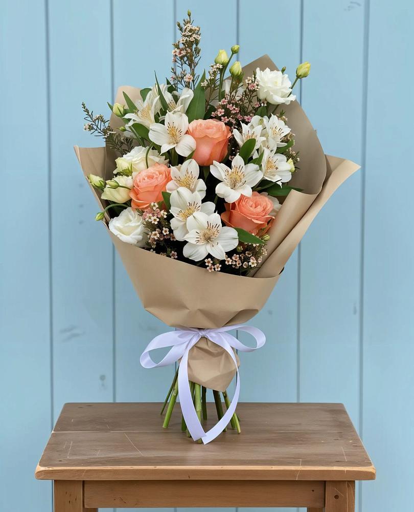 Букет цветов из: Альстромерии, Лизиантусы, Розы и Хризантемы в Рассвете Ростовской области