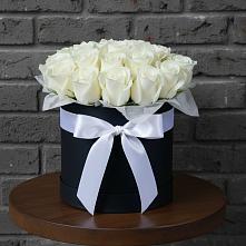 Цветочная композиция из Розы в шляпной коробке в Рассвете Ростовской области