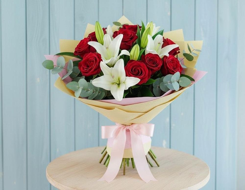 Букет цветов из: Лилии и Розы в Рассвете Ростовской области